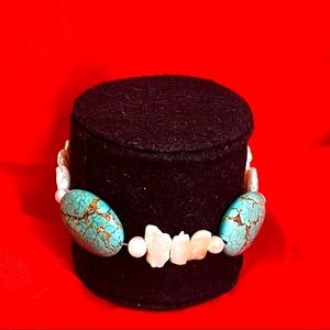 Vintage Turquoise and mother pearl bracelet 7”